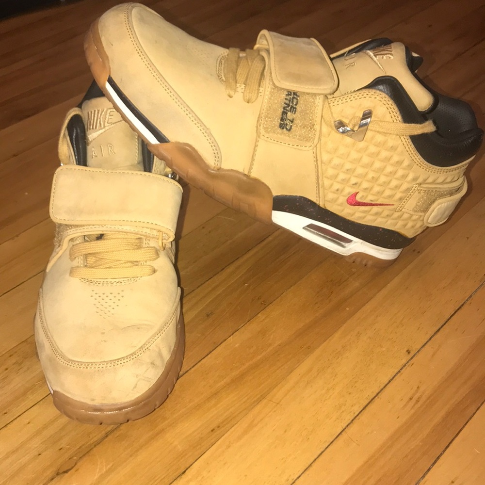 Nike V-Cruz trainer. Used. Sz 11.5